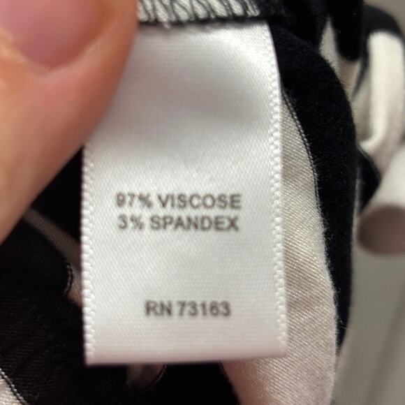 Spense Women's Size Large Black & White Striped Plunge V-Neck Sleeveless Romper - Picture 6 of 6